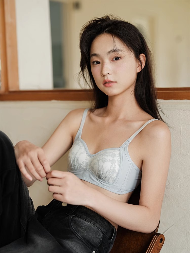 Elegant Strapless Lace Bra Tee - Bralette Triangle Set ulasan dan harga